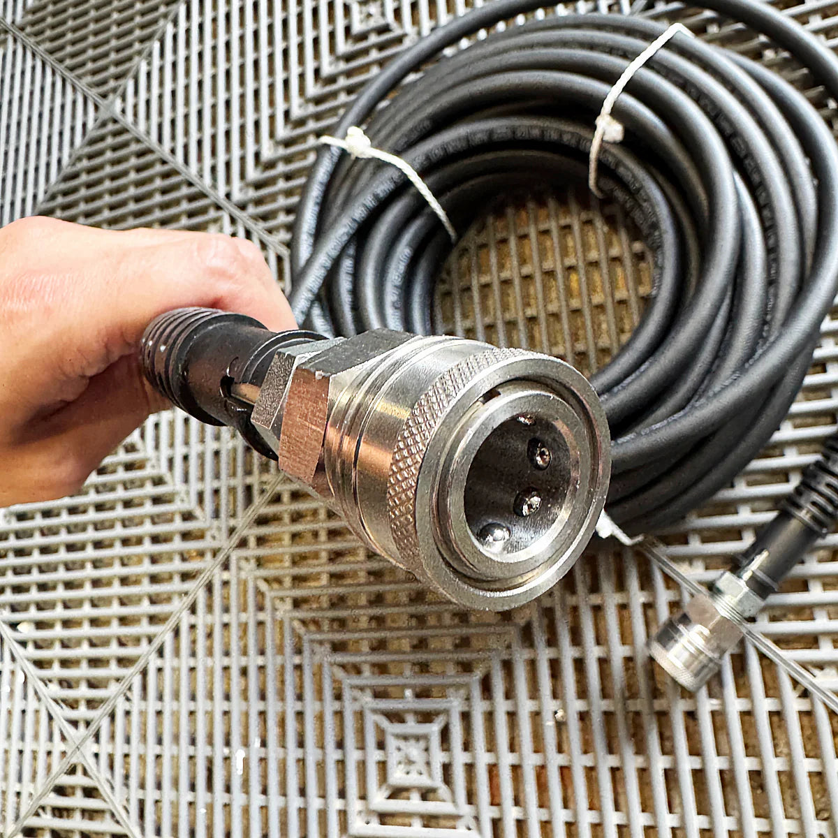 QUIVR FLEX Pressure Wash Hose 50ft (1/4in Black)